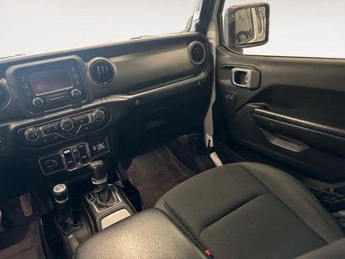 Used 2018 Jeep Wrangler Unlimited Sport S AWD/4WD image 14