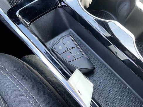 Used 2025 Chevrolet Equinox LT image 11