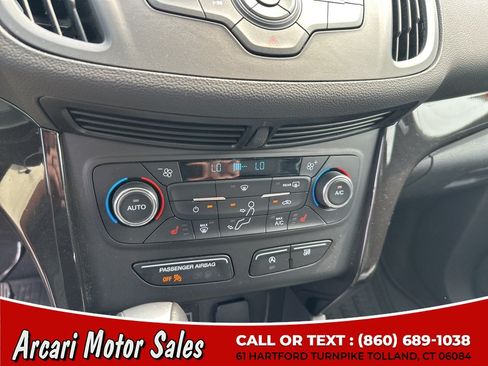 Used 2017 Ford Escape SE w/ SE Sport Appearance Package FWD image 21