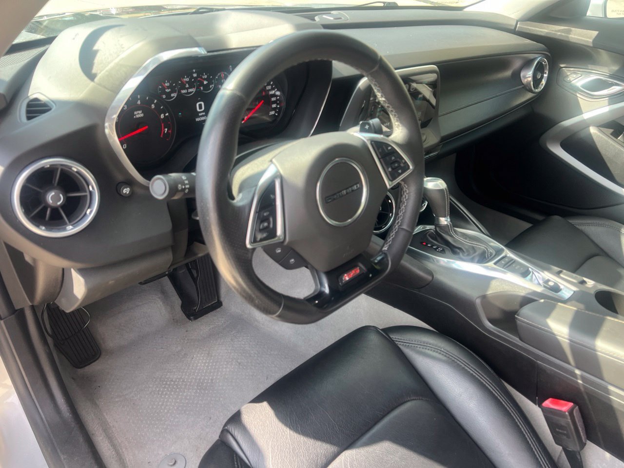 Used 2018 Chevrolet Camaro SS RWD image 3