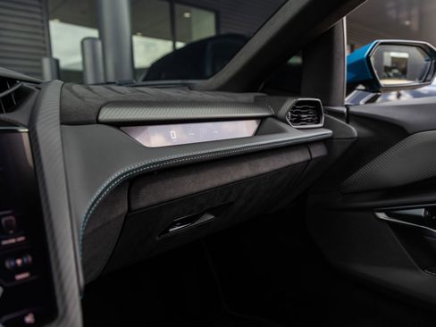 Used 2025 Lamborghini Revuelto AWD/4WD image 47