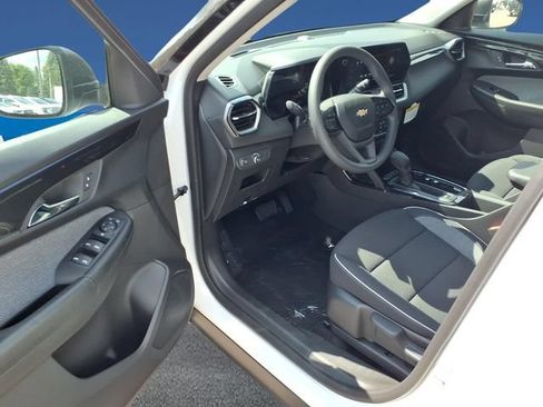 New 2026 Chevrolet TrailBlazer LS w/ LS Convenience Package AWD/4WD image 9