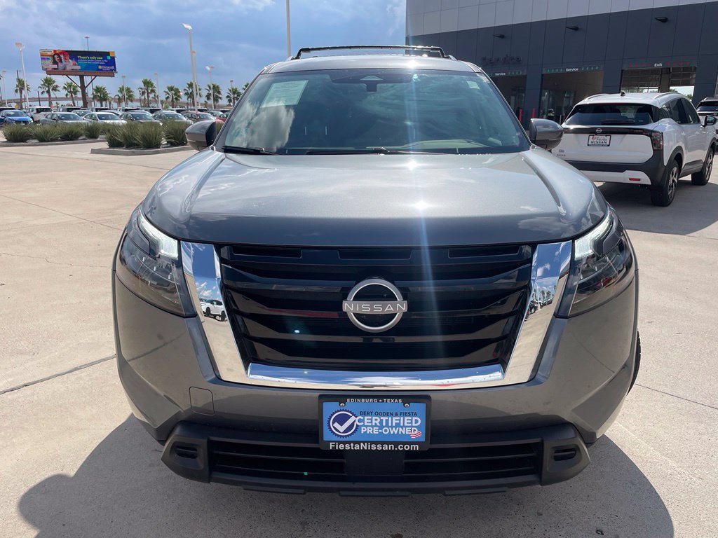 Certified 2025 Nissan Pathfinder SV FWD image 2