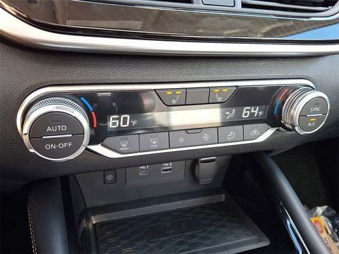 New 2025 Nissan Altima 2.5 SR w/ SR Premium Package image 11