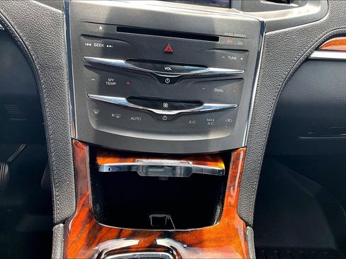 Used 2013 Lincoln MKS AWD image 33