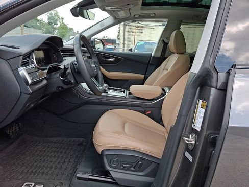 Certified 2025 Audi Q8 Premium Plus w/ Premium Plus Package AWD/4WD image 14