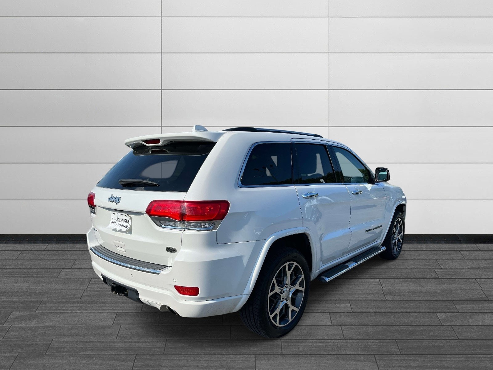 Used 2020 Jeep Grand Cherokee Overland AWD/4WD image 3