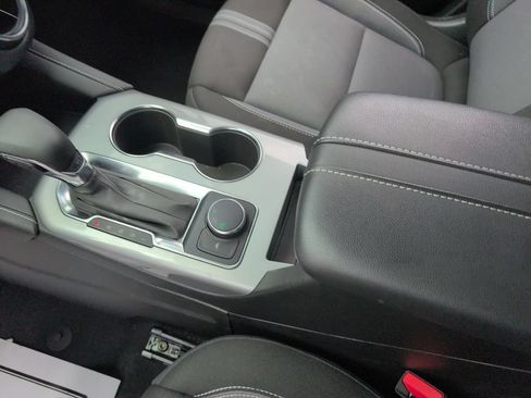 Used 2025 Chevrolet Blazer LT FWD image 23
