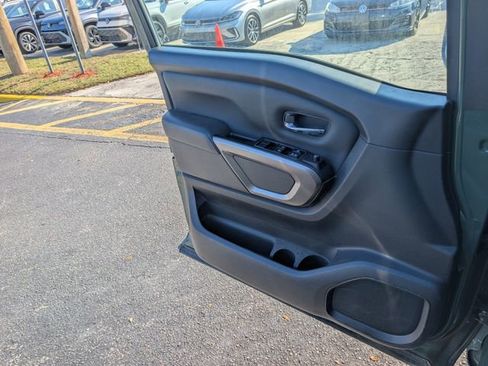 Used 2024 Nissan Titan SV w/ SV Bronze Edition Package image 21