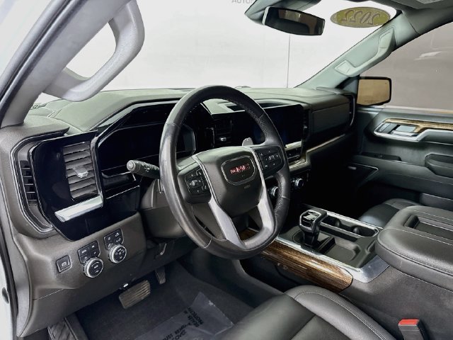Used 2022 GMC Sierra 1500 Elevation w/ Elevation Premium Package AWD/4WD image 10