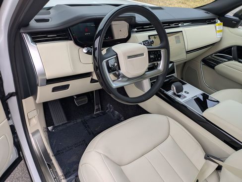 New 2026 Land Rover Range Rover SE image 9
