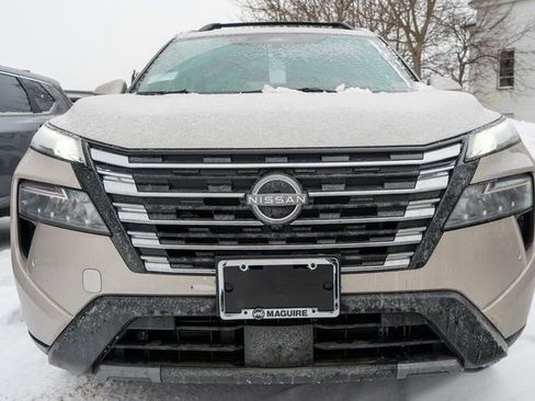 New 2026 Nissan Rogue Platinum image 3