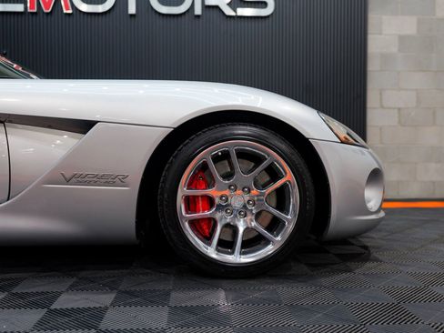 Used 2004 Dodge Viper SRT-10 image 25