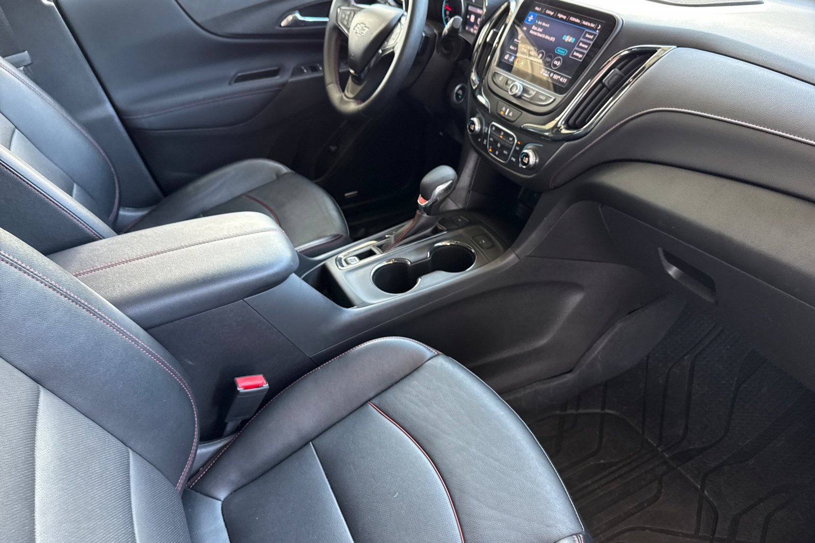 Used 2024 Chevrolet Equinox RS w/ RS Leather Package AWD/4WD image 25