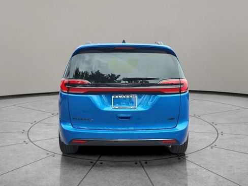 New 2026 Chrysler Pacifica Select AWD/4WD image 11