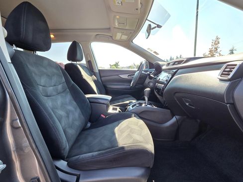 Used 2015 Nissan Rogue S AWD/4WD image 27