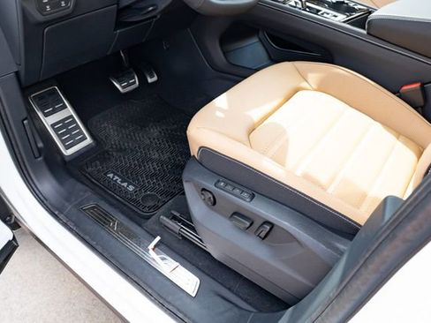 New 2026 Volkswagen Atlas Cross Sport SEL R-Line image 28