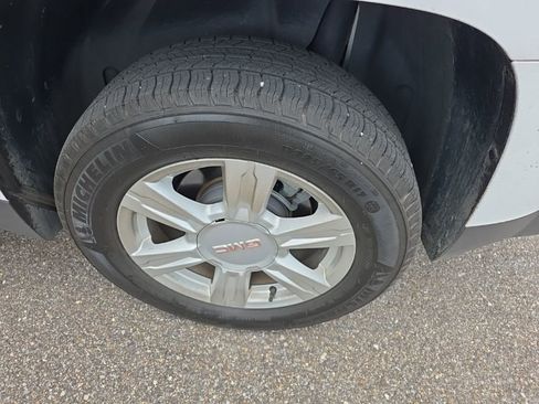 Used 2015 GMC Terrain SLE FWD image 9