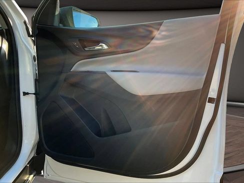 Used 2022 Chevrolet Equinox LS w/ LS Convenience Package FWD image 31