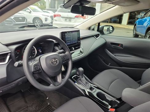 Used 2022 Toyota Corolla LE image 21