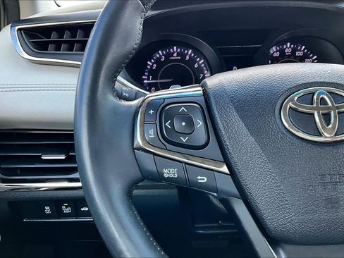 Used 2016 Toyota Avalon Touring image 22