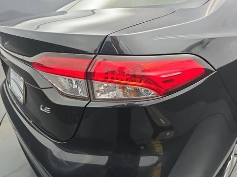 Used 2022 Toyota Corolla LE image 19