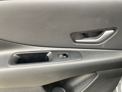 Used 2024 Hyundai Elantra SEL w/ Convenience Package image 12