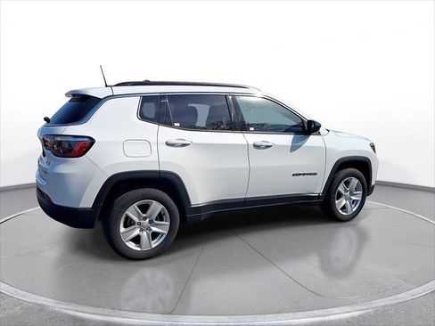 Used 2022 Jeep Compass Latitude w/ Convenience Group AWD/4WD image 8