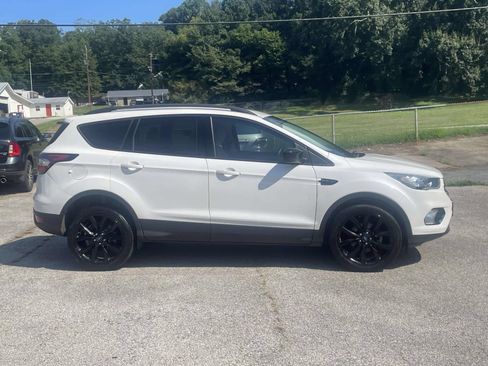 Used 2018 Ford Escape SEL w/ SEL Sport Appearance Package FWD image 2