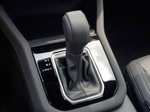 Used 2025 Subaru Forester Limited w/ Popular Package image 36