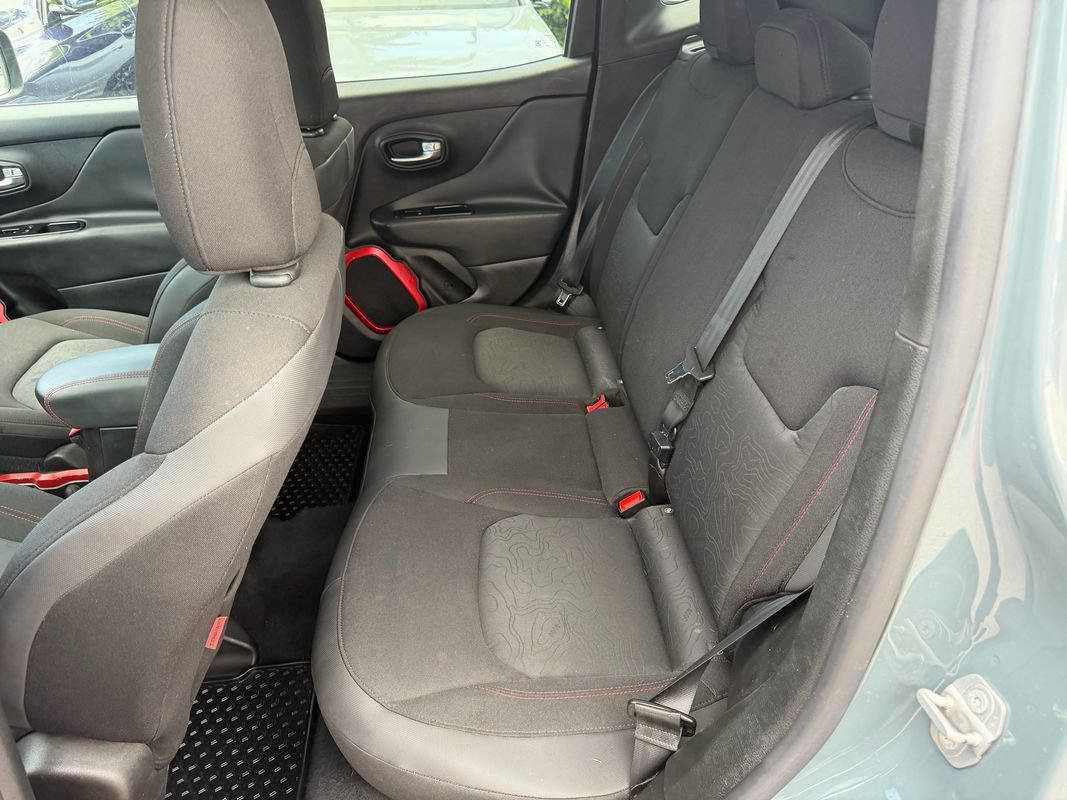Used 2016 Jeep Renegade Trailhawk AWD/4WD image 25