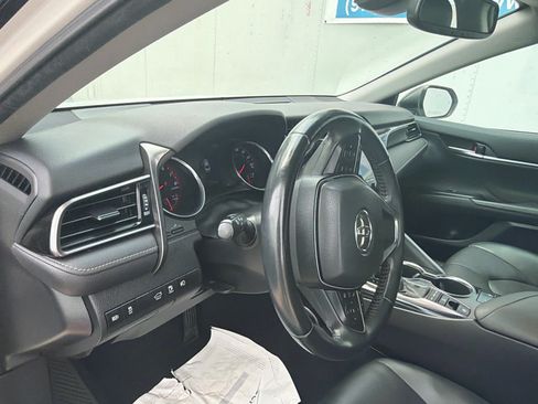 Used 2020 Toyota Camry XSE FWD image 21