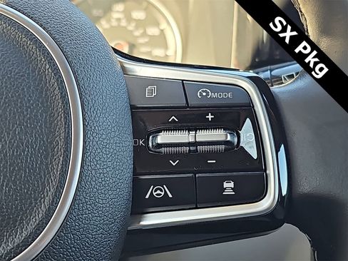 Used 2022 Kia Sorento SX image 28