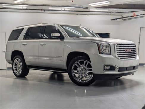 Used 2020 GMC Yukon SLT w/ Premium Edition image 2