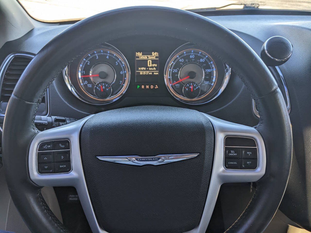 Used 2014 Chrysler Town & Country Touring FWD image 16
