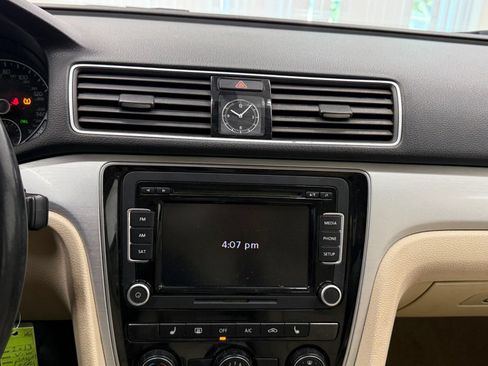 Used 2013 Volkswagen Passat TDI SE FWD image 32