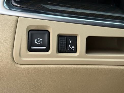 Used 2018 Cadillac XT5 FWD image 25