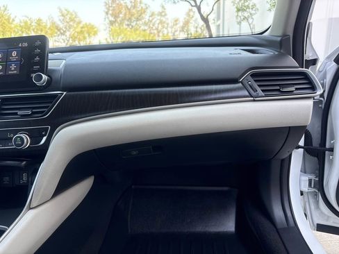 Used 2020 Honda Accord EX image 17