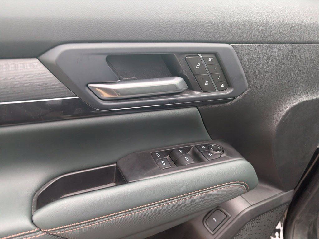 Used 2026 GMC Terrain AT4 w/ Convenience Package III AWD/4WD image 18