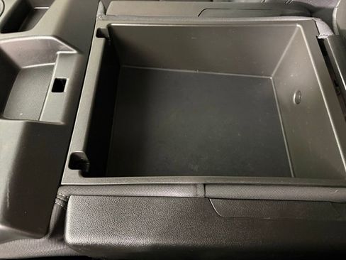 Used 2024 Chevrolet Silverado 1500 LT image 38