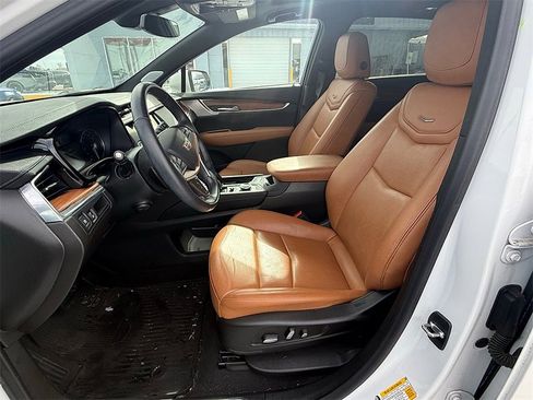 Used 2022 Cadillac XT5 Premium Luxury image 5