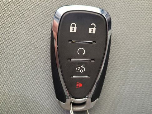 Used 2020 Chevrolet Malibu LT FWD image 32