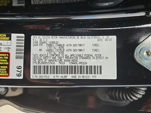 Used 2025 Toyota Tacoma TRD Off-Road image 23
