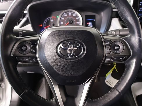 Used 2020 Toyota Corolla SE image 3
