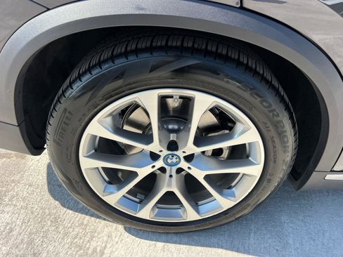 Used 2023 BMW X5 xDrive45e w/ Executive Package AWD/4WD image 17