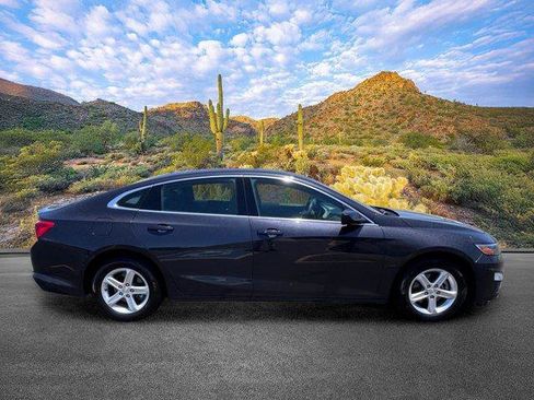 Used 2023 Chevrolet Malibu LT w/ Driver Confidence Package FWD image 3