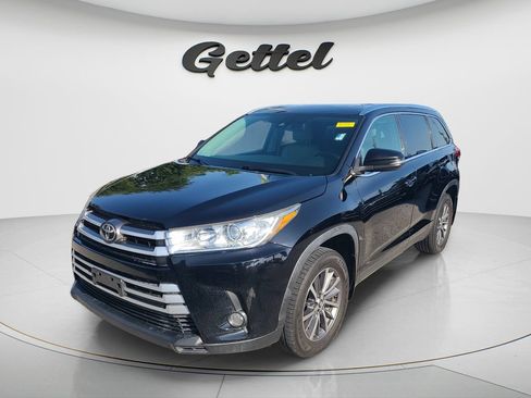 Used 2019 Toyota Highlander XLE AWD/4WD image 1