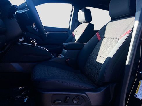 Used 2024 Chevrolet Colorado Z71 w/ LPO, Dark Essentials Package image 21