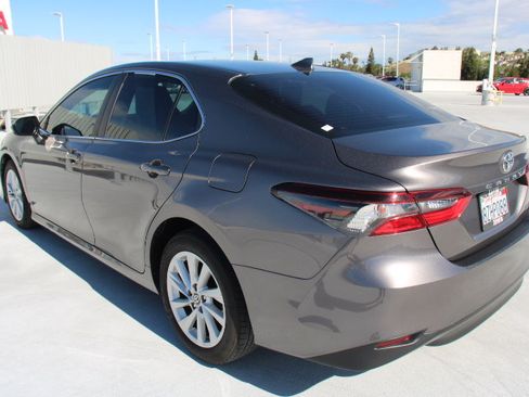 Certified 2022 Toyota Camry LE FWD image 5