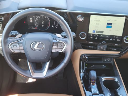 Used 2025 Lexus NX 250 FWD w/ Premium Package image 32